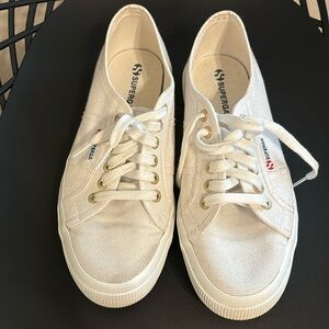 Superga Sneakers Unisex  in White Canvas
